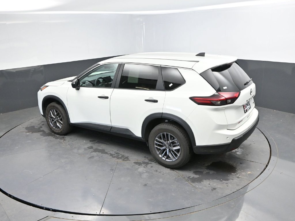Used 2024 Nissan Rogue S AWD/4WD image 27