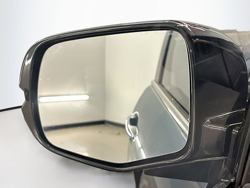 Used 2017 Honda Pilot Touring image 16