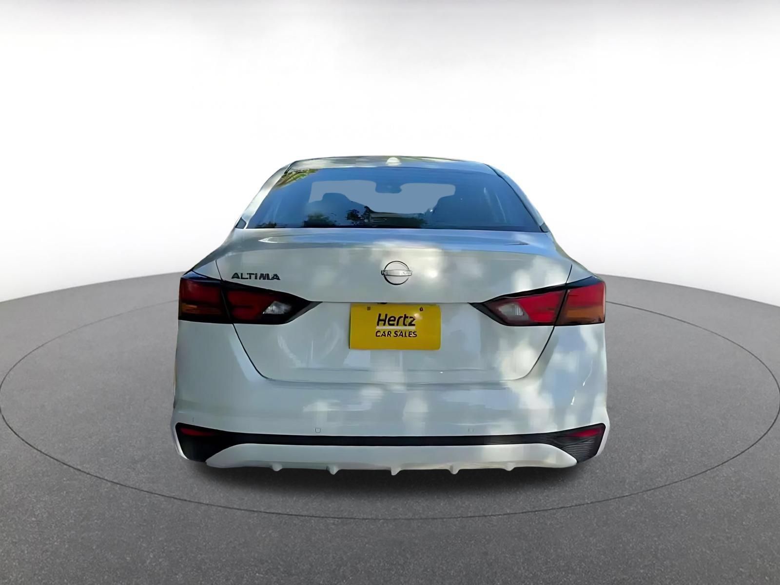 Used 2025 Nissan Altima 2.5 SV FWD image 12