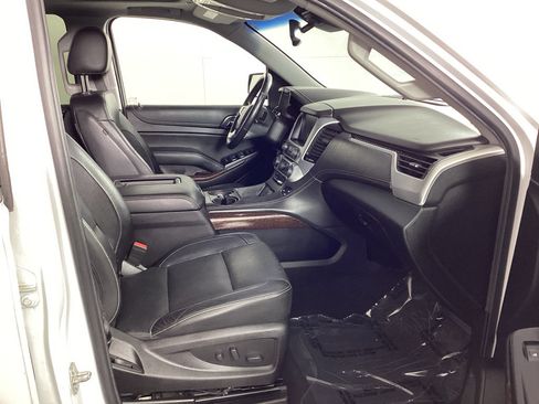 Used 2019 GMC Yukon XL SLT w/ Open Road Package AWD/4WD image 8