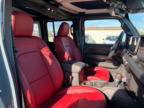 Used 2024 Jeep Wrangler Unlimited Rubicon 392 image 17