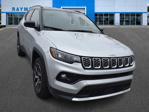 Used 2025 Jeep Compass Limited image 9
