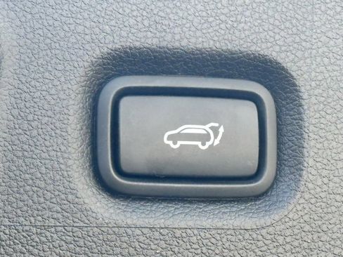 Used 2023 Hyundai Santa Fe Limited image 4