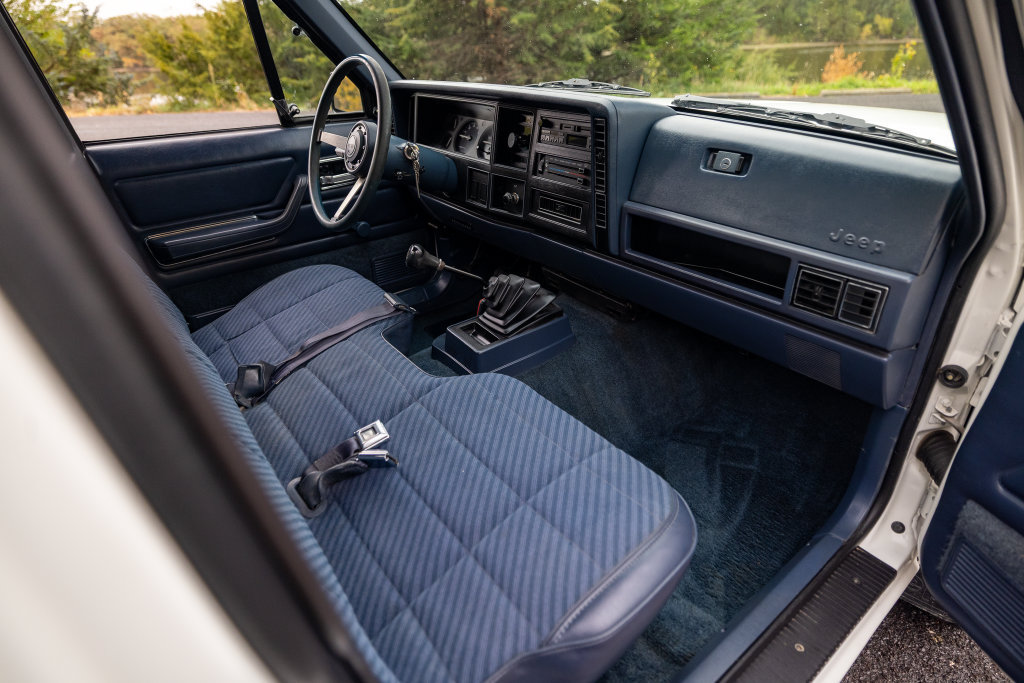 Used 1988 Jeep Comanche Pioneer AWD/4WD image 7