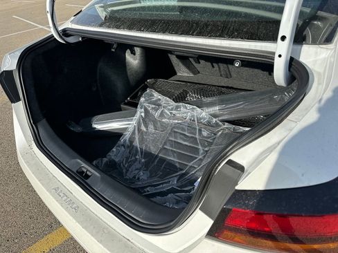 New 2025 Nissan Altima 2.5 SR image 33