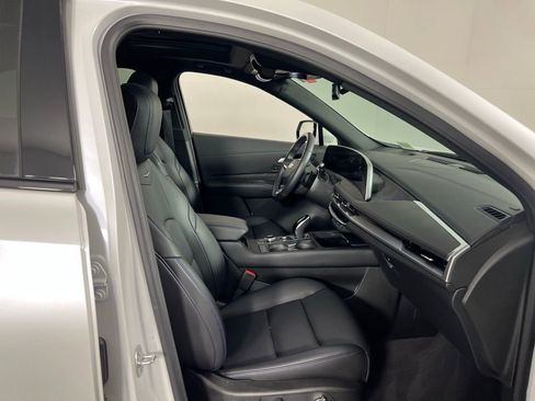 Used 2024 Cadillac XT4 Sport image 31