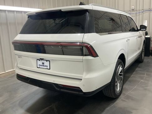 Used 2025 Lincoln Navigator L Reserve AWD/4WD image 24