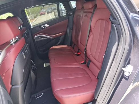 Used 2022 BMW X6 xDrive40i w/ Executive Package AWD/4WD image 17