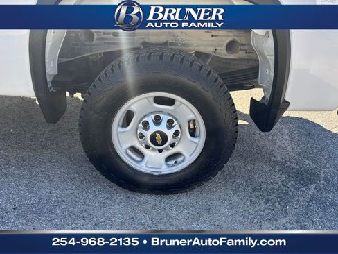 Used 2021 Chevrolet Silverado 2500 W/T w/ WT Convenience Package image 9