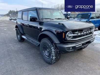 New 2025 Ford Bronco Outer Banks w/ Sasquatch Package