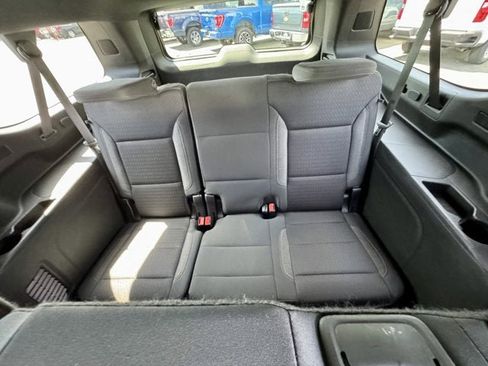 Used 2022 Chevrolet Suburban LS AWD/4WD image 14