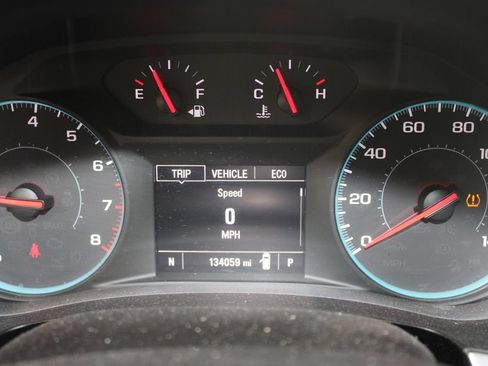 Used 2018 Chevrolet Traverse LT FWD image 21