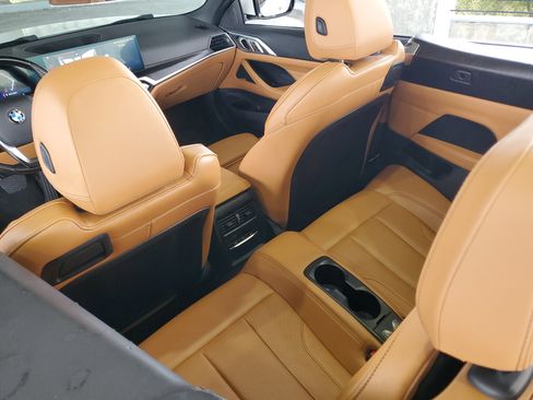 Used 2024 BMW 430i Convertible RWD image 10