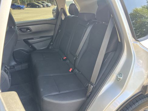 Used 2024 Nissan Rogue S image 16