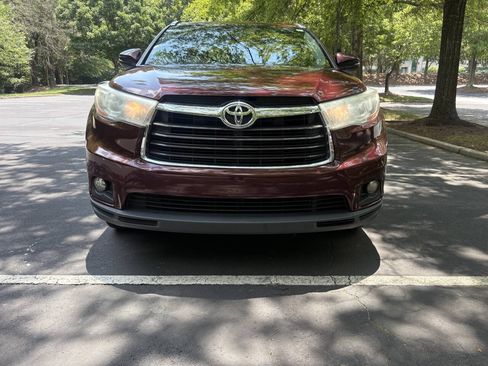 Used 2016 Toyota Highlander XLE FWD image 11