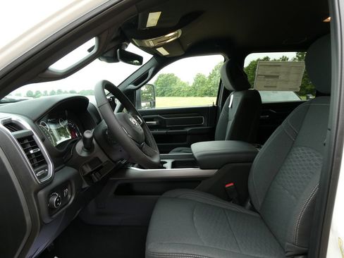 New 2026 RAM 2500 Big Horn AWD/4WD image 15