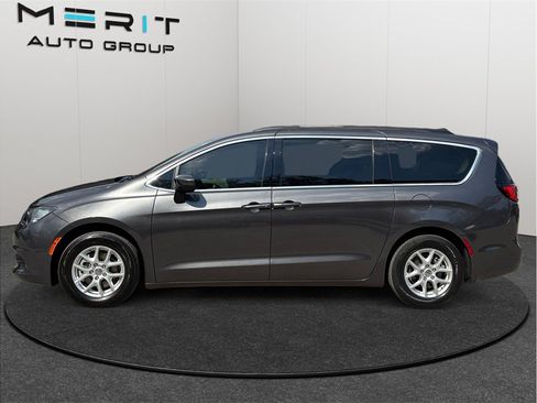 Used 2021 Chrysler Voyager Lxi FWD image 5