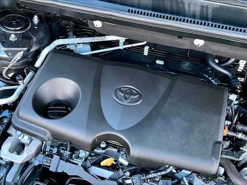 Used 2023 Toyota RAV4 LE FWD image 33