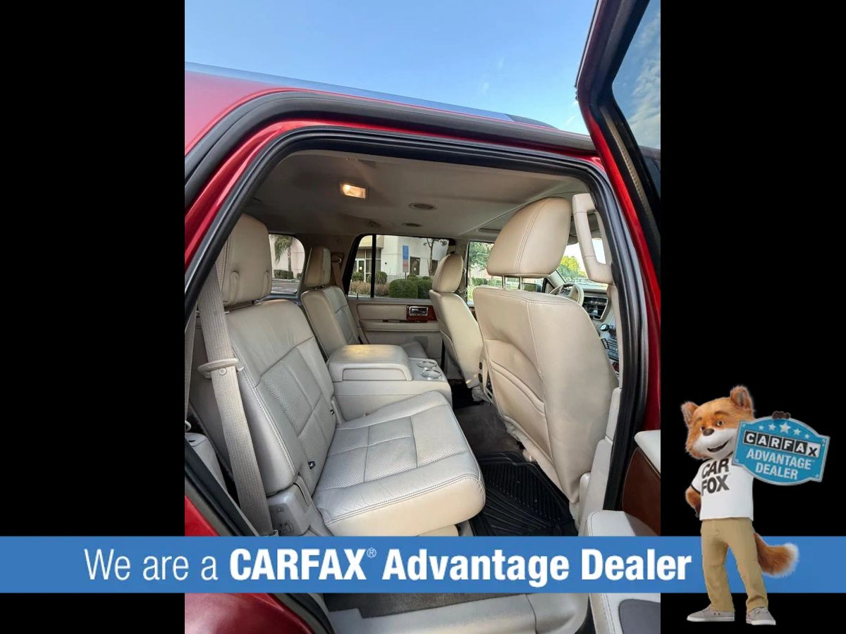 Used 2014 Lincoln Navigator 4WD image 29