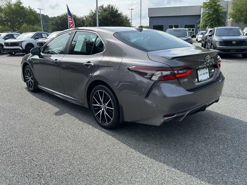 Used 2023 Toyota Camry SE FWD image 4
