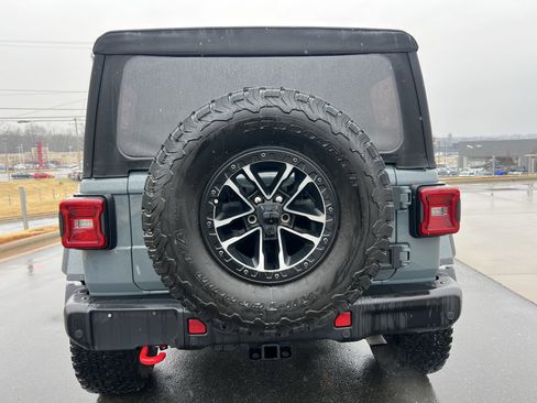 Used 2024 Jeep Wrangler Unlimited Rubicon image 8