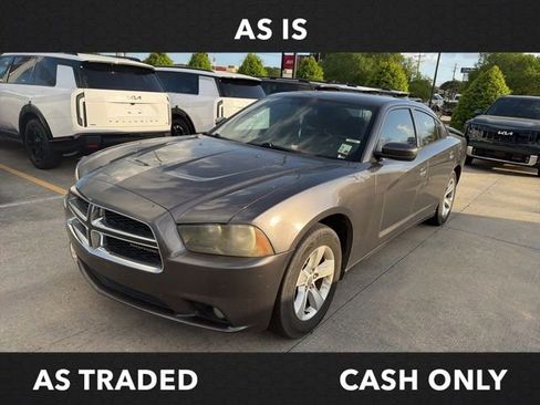 Used 2014 Dodge Charger SXT w/ Sport Appearance Group image 2