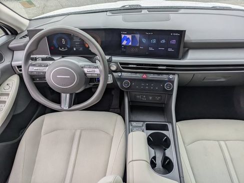 Used 2025 Hyundai Sonata SEL FWD image 15