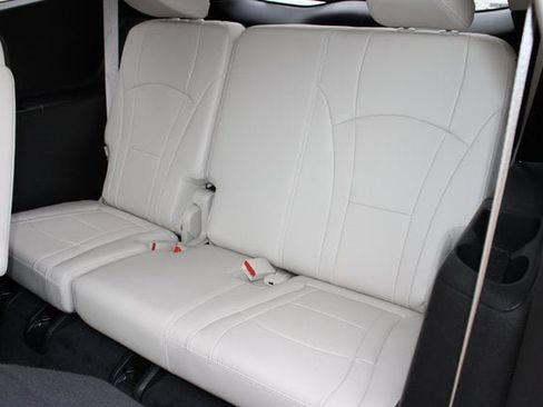 Used 2023 Buick Enclave Essence w/ Experience Buick Package image 7