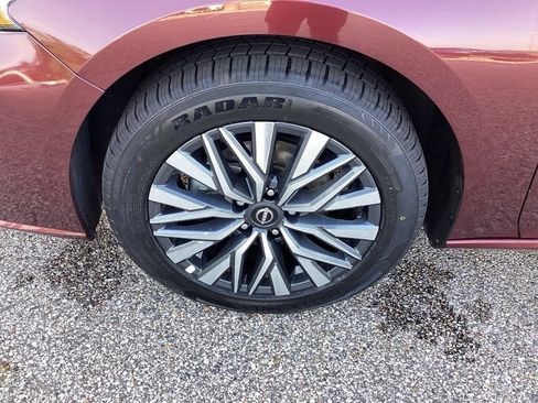 Used 2025 Nissan Altima 2.5 SV AWD/4WD image 25