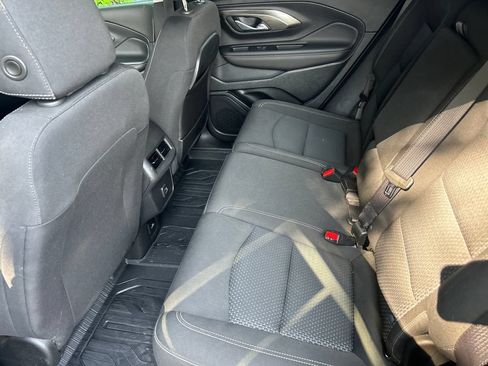 Used 2022 GMC Terrain SLE w/ Driver Convenience Package FWD image 28
