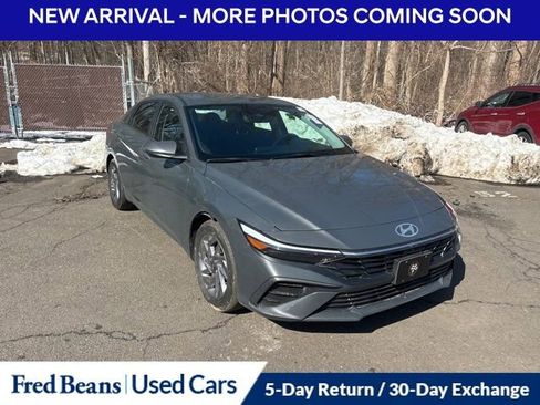 Certified 2024 Hyundai Elantra SEL image 3