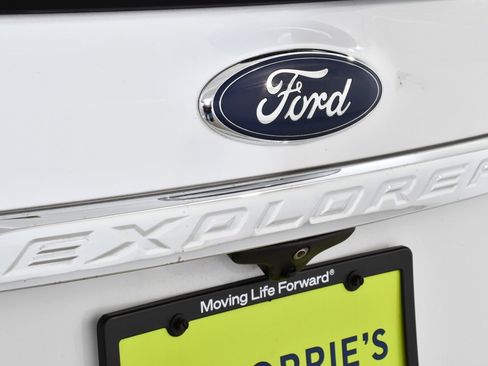 Used 2017 Ford Explorer XLT w/ Equipment Group 202A image 22