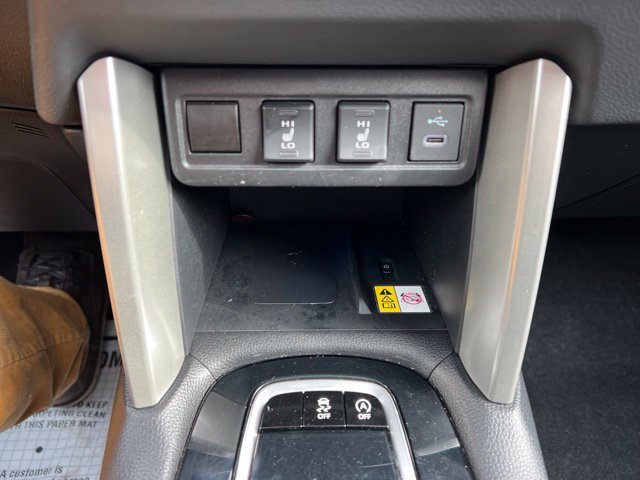 Used 2023 Toyota Corolla Cross XLE w/ Convenience Package AWD/4WD image 18