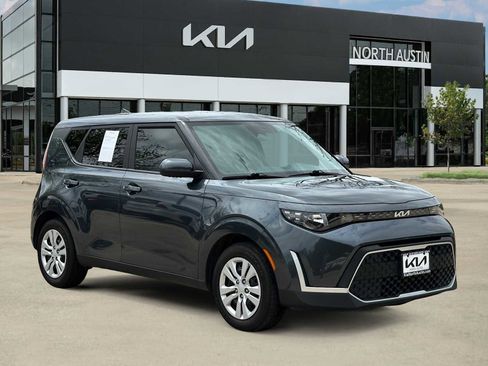 Used 2023 Kia Soul LX FWD image 7