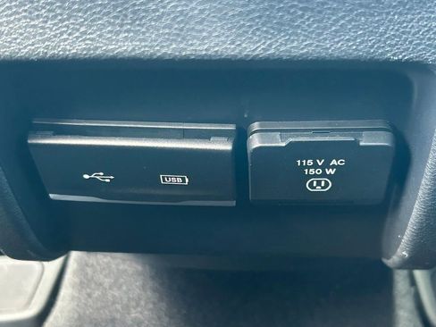 Used 2019 Jeep Cherokee Trailhawk AWD/4WD image 23