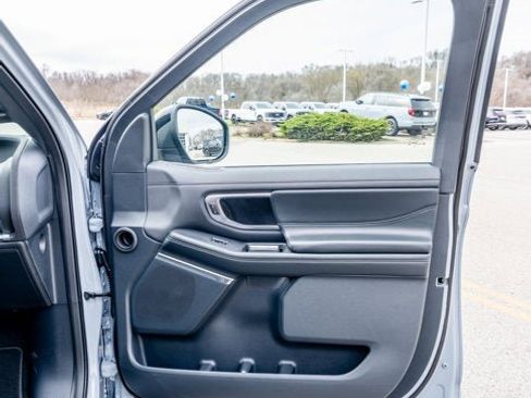 New 2026 Ford Expedition Platinum w/ Stealth Performance Package AWD/4WD image 24