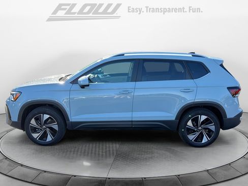 New 2025 Volkswagen Taos SE image 4
