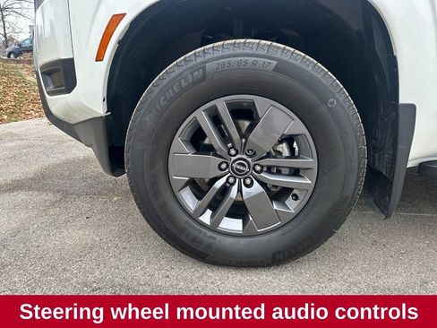 Used 2025 Nissan Frontier SV image 10