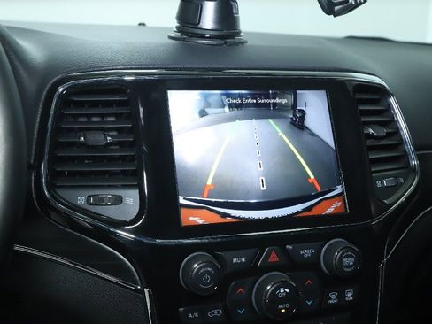 Used 2022 Jeep Grand Cherokee Limited w/ Tech Group image 32