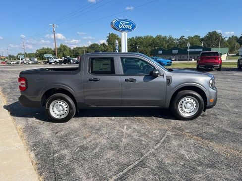 New 2025 Ford Maverick XL image 4