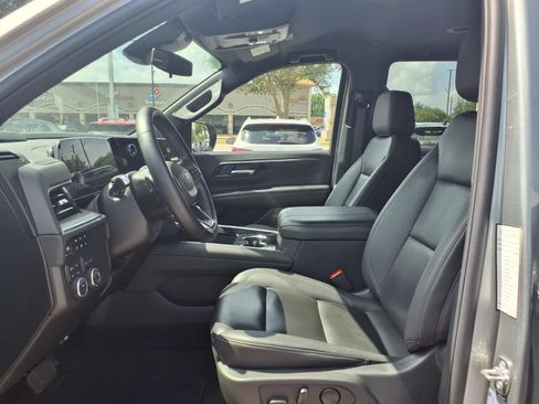 Used 2025 Chevrolet Tahoe LT AWD/4WD image 17
