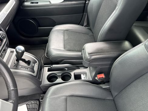 Used 2015 Jeep Compass Latitude AWD/4WD image 18