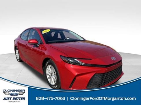 Used 2025 Toyota Camry LE FWD image 1