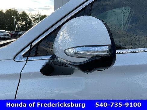 Used 2020 Hyundai Santa Fe Limited AWD/4WD image 16