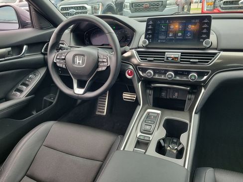 Used 2019 Honda Accord Sport image 13