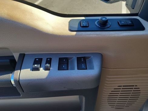 Used 2015 Ford F250 Lariat w/ Lariat Ultimate Package image 15