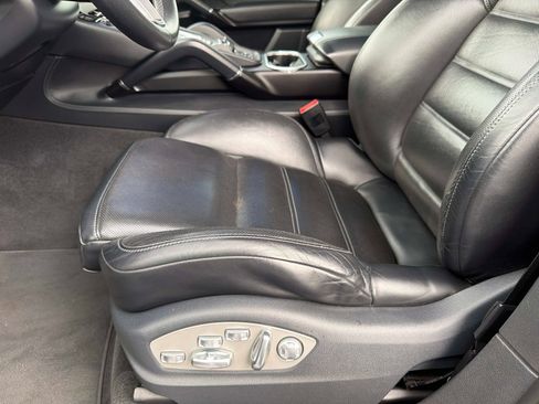 Used 2015 Porsche Cayenne Turbo AWD/4WD image 37