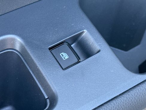 Certified 2025 Nissan Pathfinder SL image 30