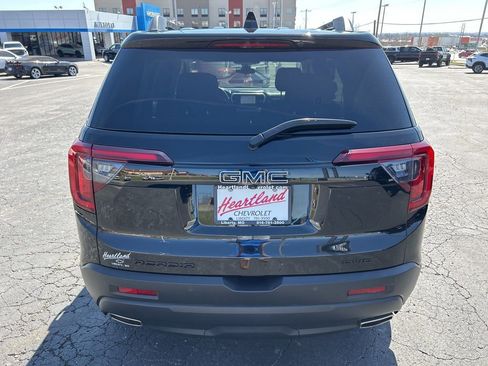 Used 2023 GMC Acadia SLE w/ Infotainment Package AWD/4WD image 6