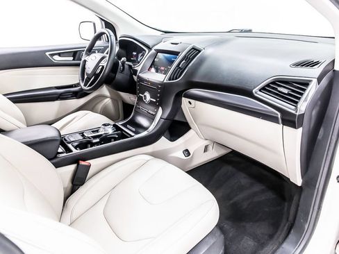 Used 2019 Ford Edge Titanium FWD image 31